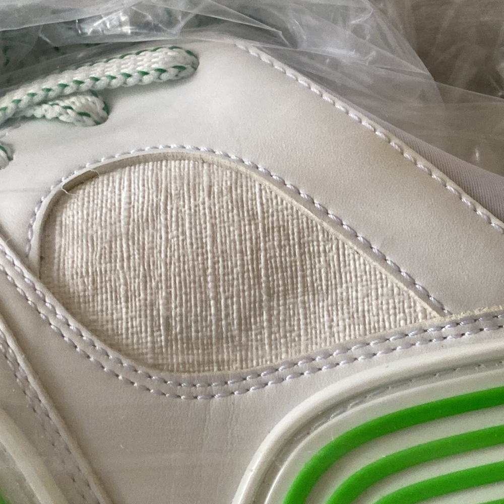 NIB Gucci 10 Men’s Basketball Shoes White Green Box Cloth Bags Basket - Picture 2 of 15